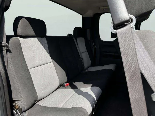 Chevrolet Silverado photo 36
