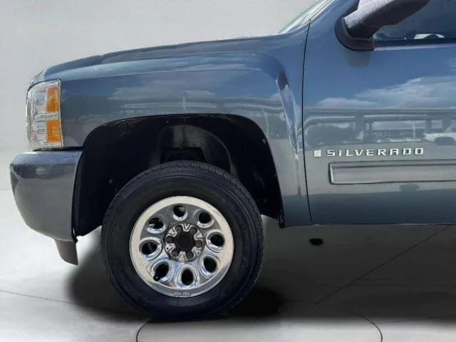 Chevrolet Silverado photo 45