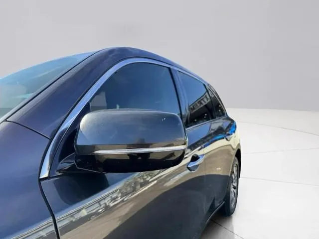 Acura MDX photo 15