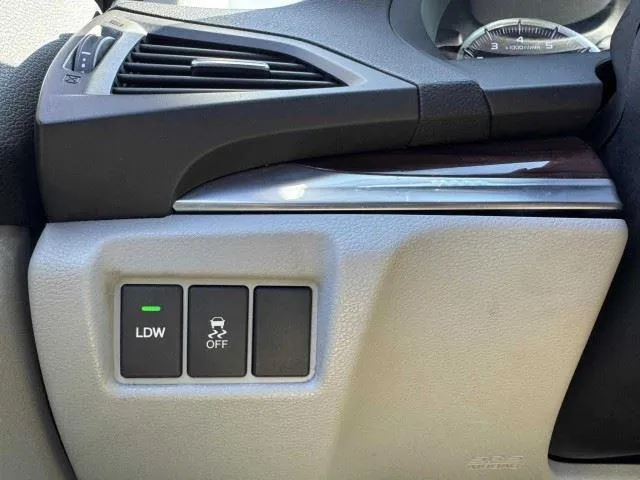 Acura MDX photo 24