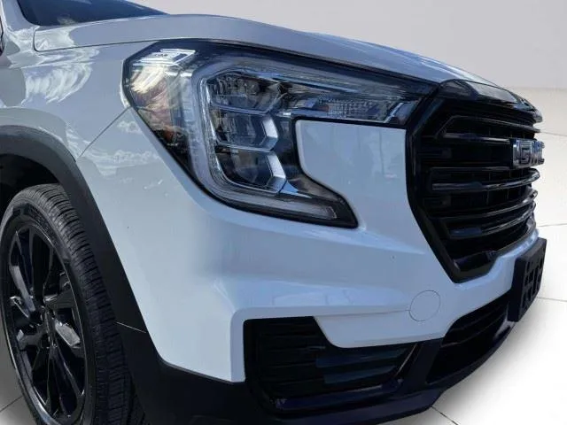 GMC Terrain photo 13
