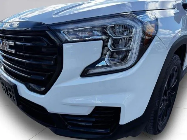 GMC Terrain photo 14