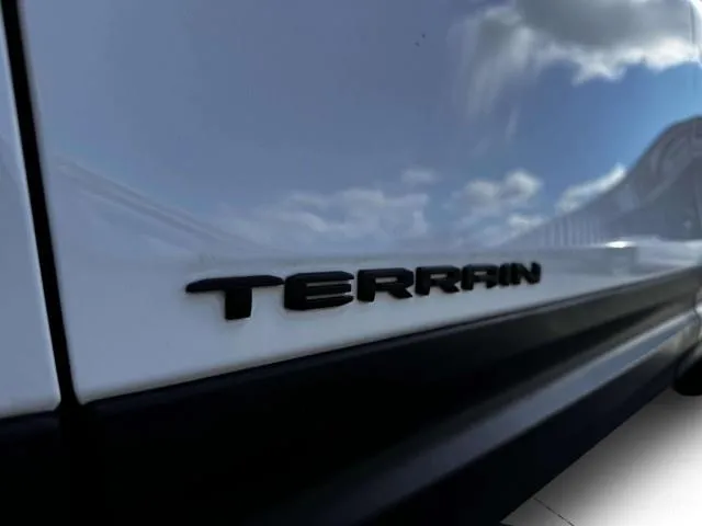 GMC Terrain photo 17