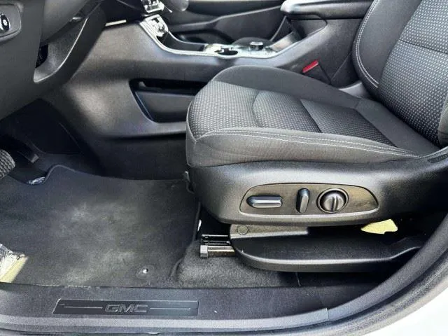 GMC Terrain photo 23
