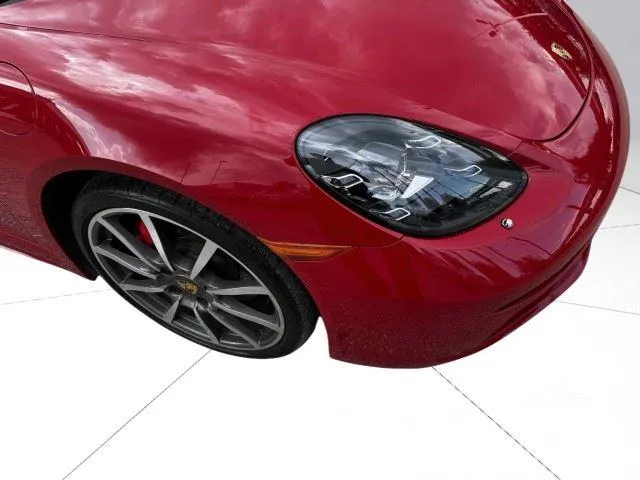 Porsche 718 Cayman photo 9