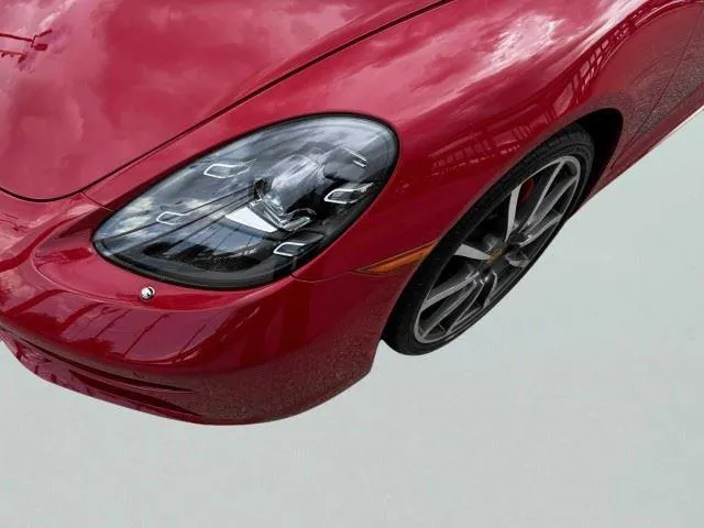 Porsche 718 Cayman photo 12