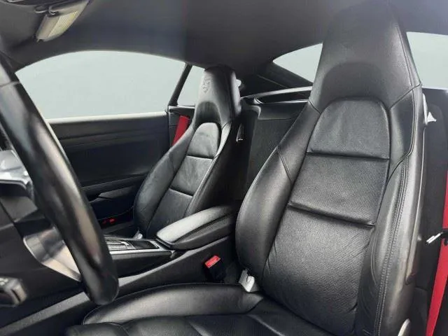Porsche 718 Cayman photo 18