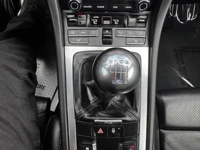 Porsche 718 Cayman photo 29