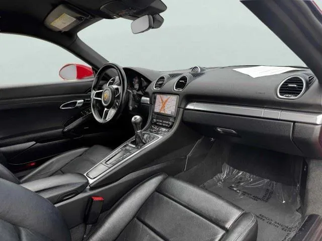 Porsche 718 Cayman photo 35