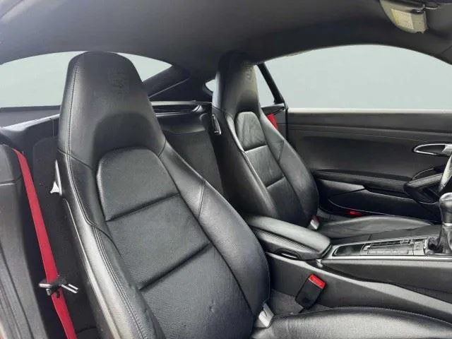 Porsche 718 Cayman photo 36