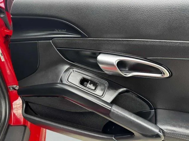 Porsche 718 Cayman photo 37
