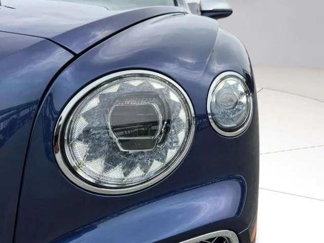 Bentley Flying Spur photo 13