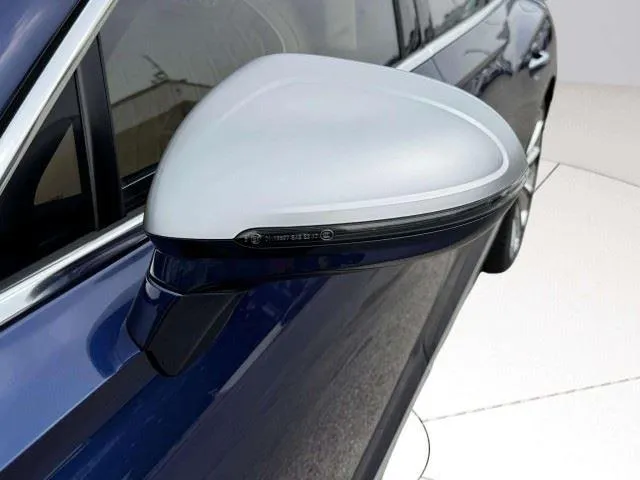 Bentley Flying Spur photo 14