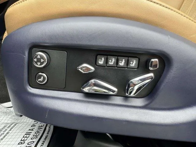 Bentley Flying Spur photo 21
