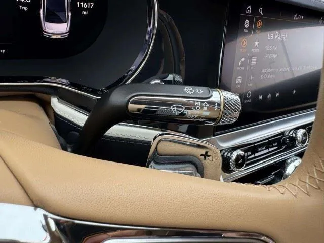 Bentley Flying Spur photo 26