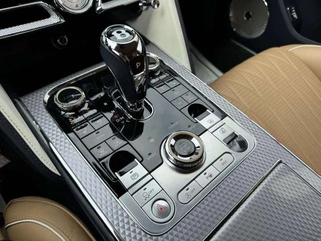 Bentley Flying Spur photo 35
