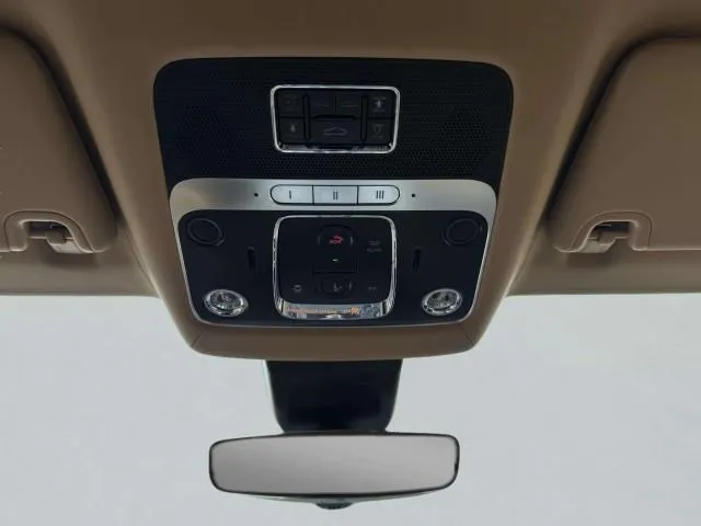 Bentley Flying Spur photo 36