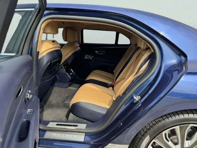Bentley Flying Spur photo 37