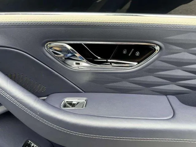 Bentley Flying Spur photo 63