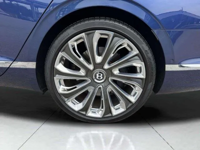 Bentley Flying Spur photo 71