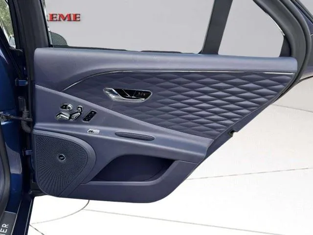 Bentley Flying Spur photo 53