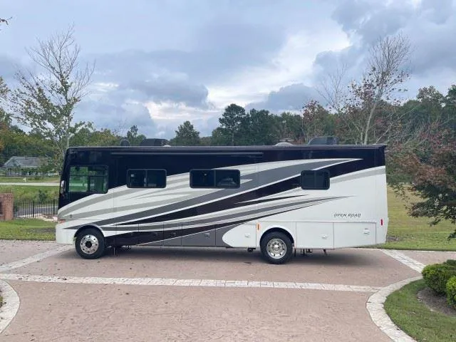 2018 Ford F-53 - Photo 6