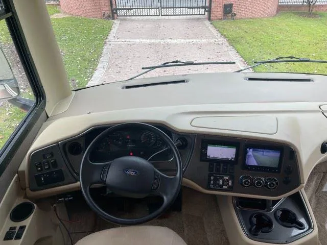 2018 Ford F-53 - Photo 12