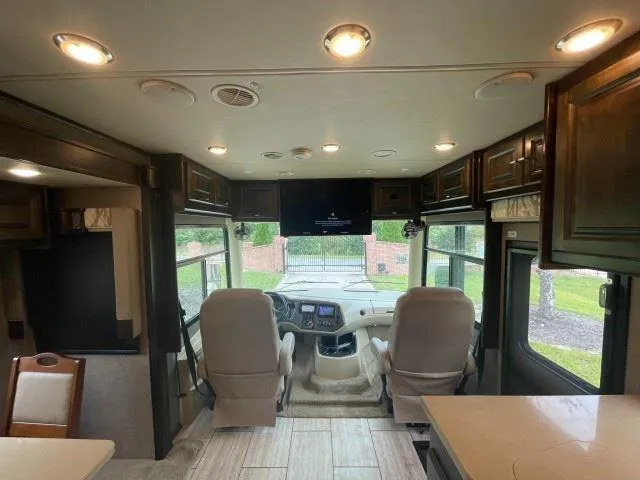 2018 Ford F-53 - Photo 21