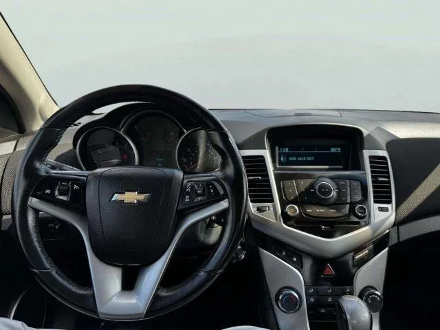 2011 Chevrolet Cruze 1LT - Photo 29