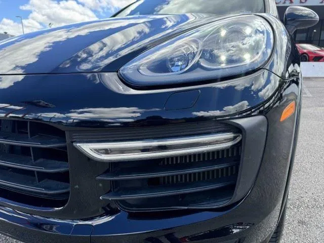 Porsche Cayenne photo 11