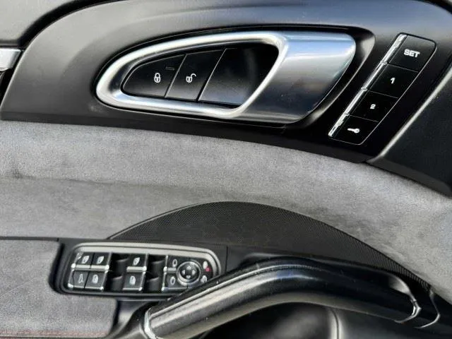 Porsche Cayenne photo 17