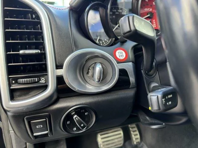 Porsche Cayenne photo 22
