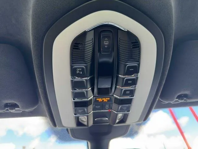 Porsche Cayenne photo 31