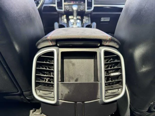 Porsche Cayenne photo 41