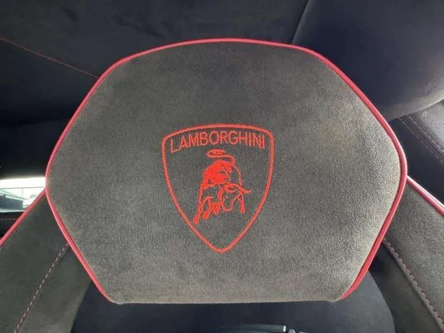 2017 Lamborghini Aventador Superveloce - Photo 39