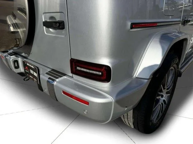 Mercedes-Benz G-Class photo 18
