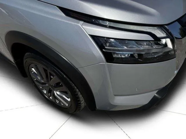 Nissan Pathfinder photo 9