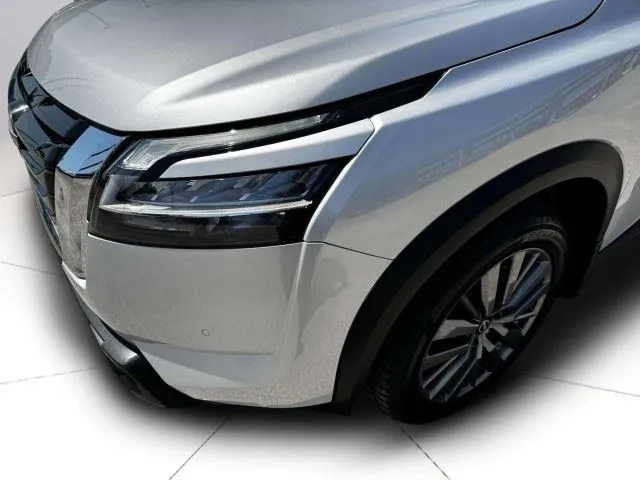 Nissan Pathfinder photo 12