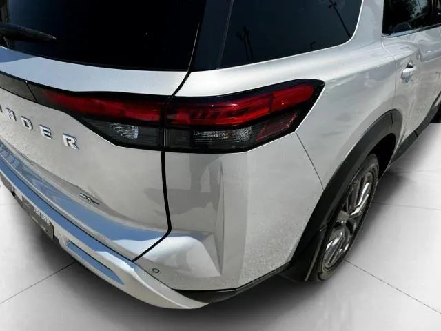 Nissan Pathfinder photo 14