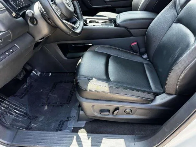 Nissan Pathfinder photo 16