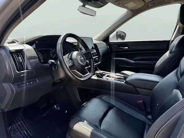 Nissan Pathfinder photo 17