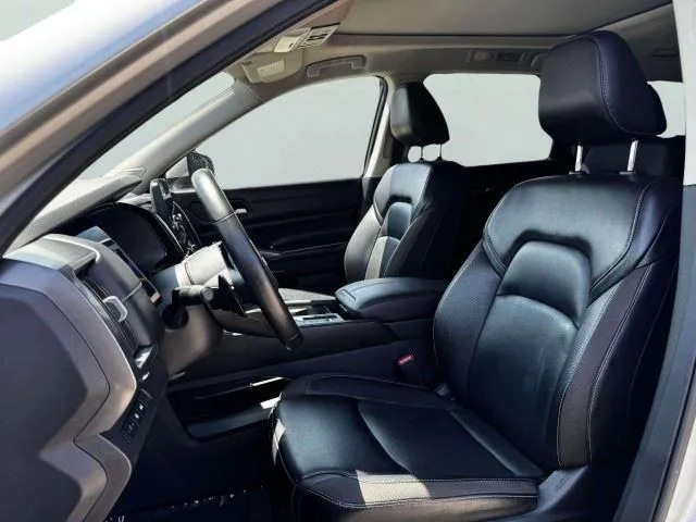 Nissan Pathfinder photo 18