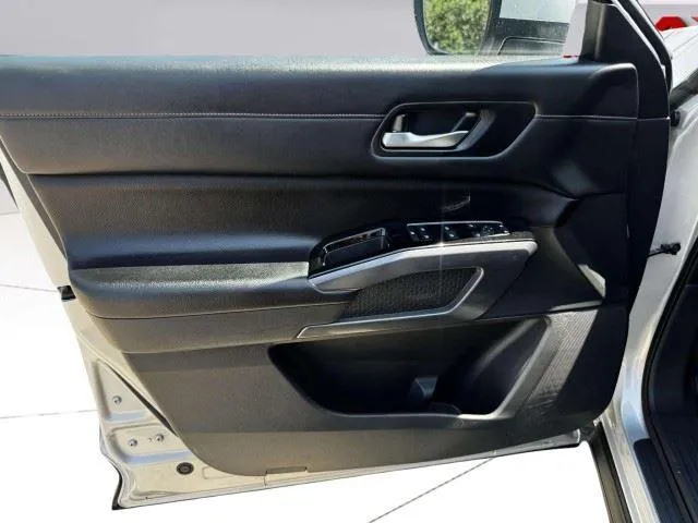 Nissan Pathfinder photo 19