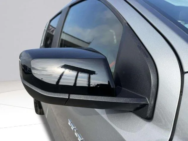 Chevrolet Colorado photo 11