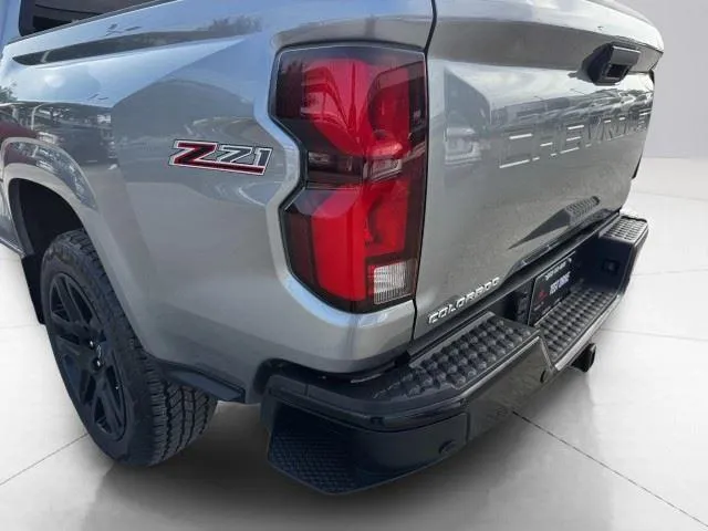 Chevrolet Colorado photo 17