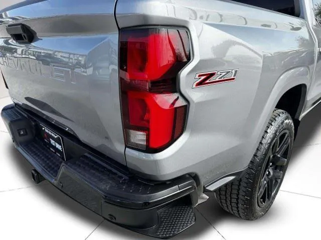 Chevrolet Colorado photo 18