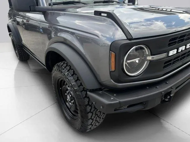 Ford Bronco photo 9