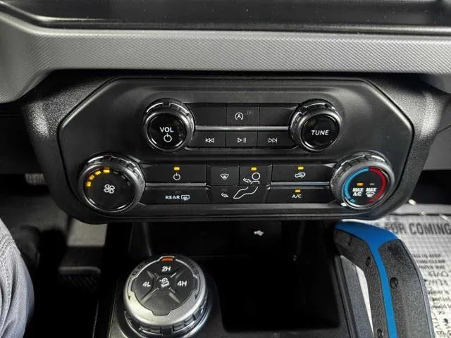 Ford Bronco photo 30