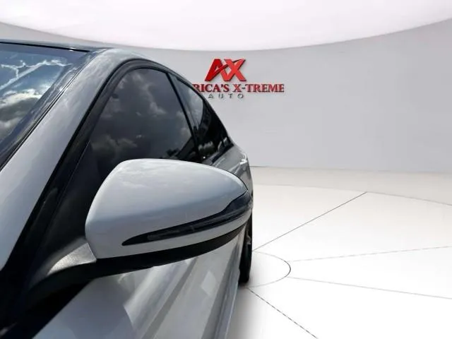 Mercedes-Benz C-Class photo 12
