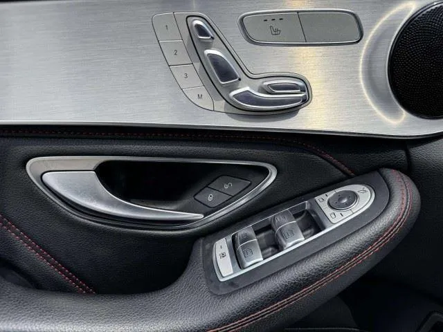 Mercedes-Benz C-Class photo 22